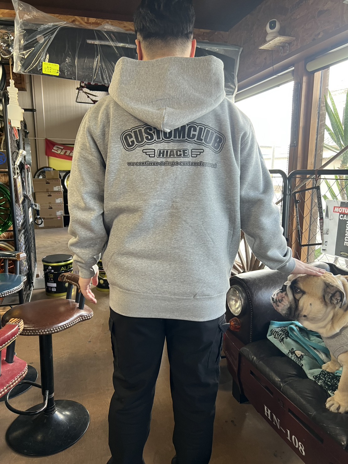 プルオーバーパーカー